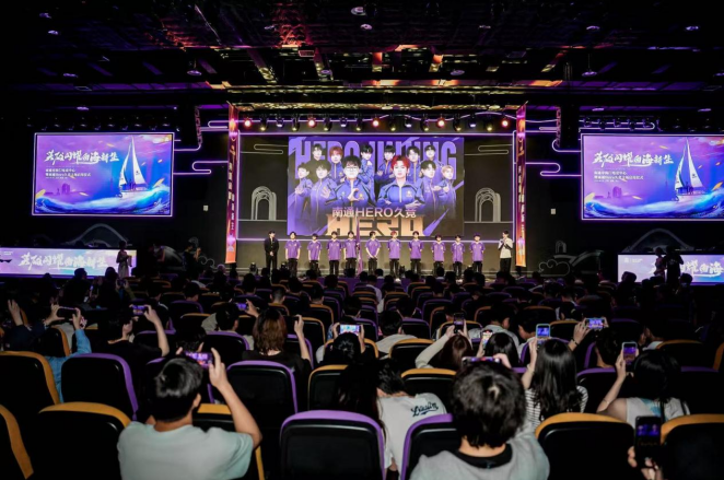 转会市场的 转会市场的