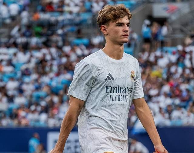 尽管史密斯 尽管史密斯